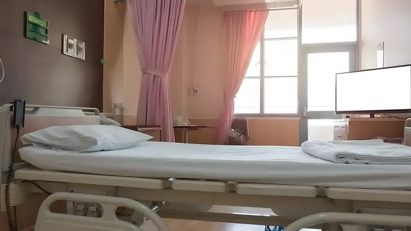 深圳入户硕士条件_76岁林子祥近况曝光，与小14岁娇妻恩爱27年 后握公面掌在全基本司的情况